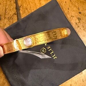 Julie Vos Gold bangle with pink stone